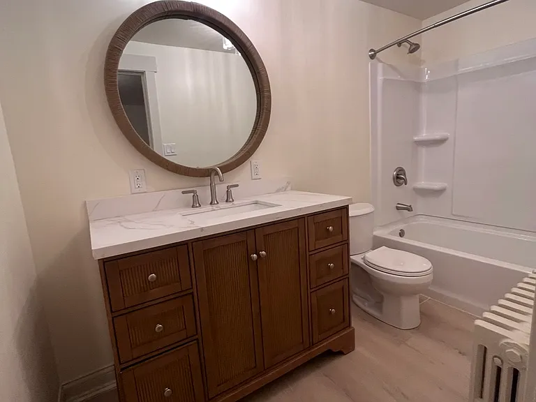 839 N Church St #1E — Photo 1