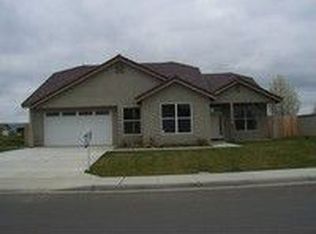 2051 Hacienda Dr, Coalinga, CA 93210