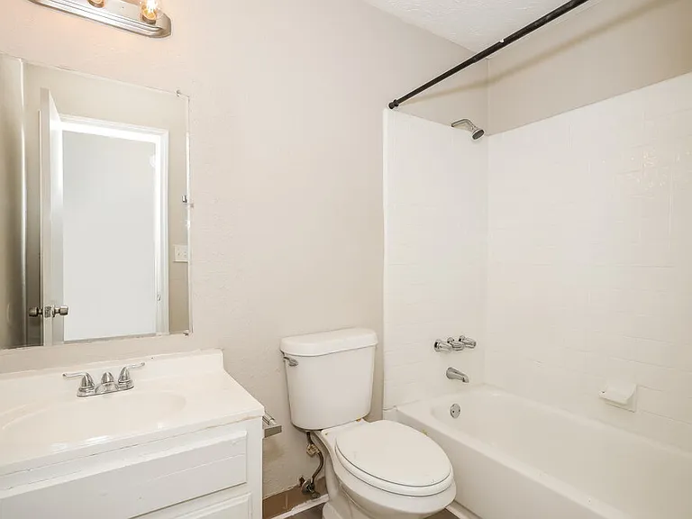 8807 Parliament Pl — Photo 13