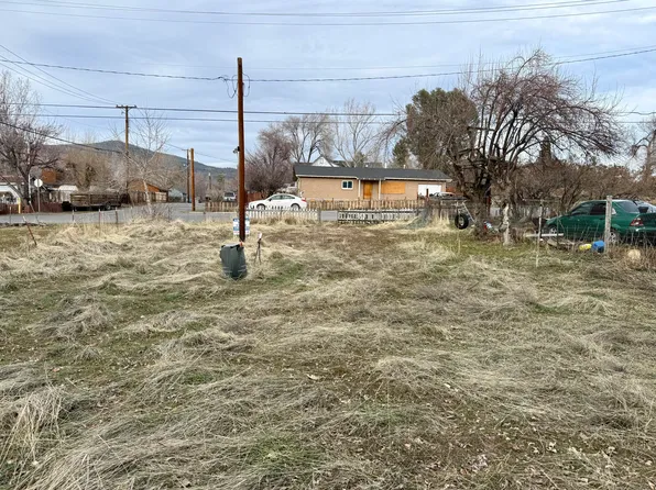 1060 Mark St, Susanville, CA 96130