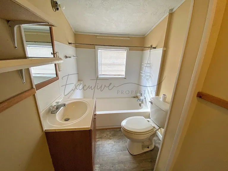 2701 Cline St #C — Photo 8