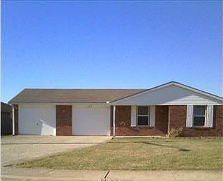 1st image of 120 Windermere Dr