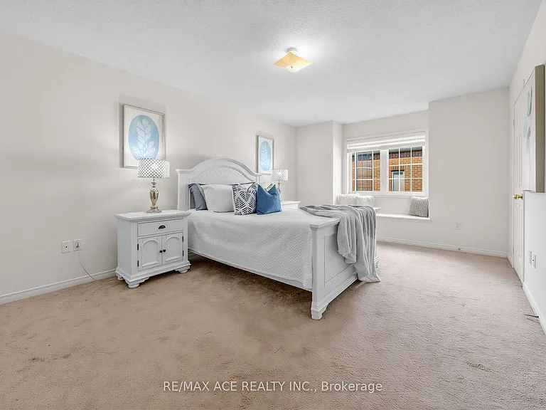 35 Turnerbury Ave — Photo 21