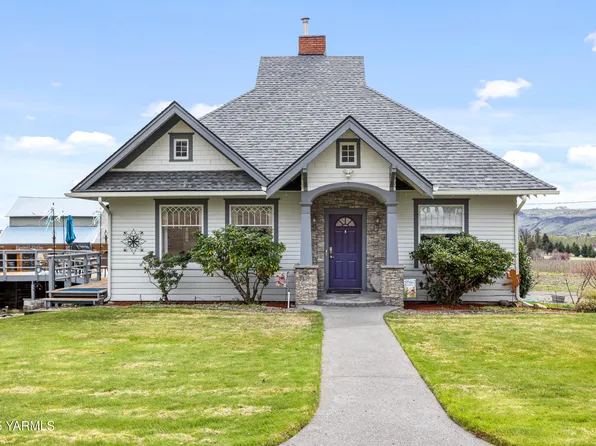 130 E Allan Rd, Naches, WA 98937