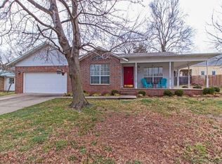 106 W Bush St, Prairie Grove, AR 72753