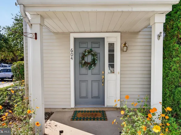 604 Oswego Ct, Mount Laurel, NJ 08054