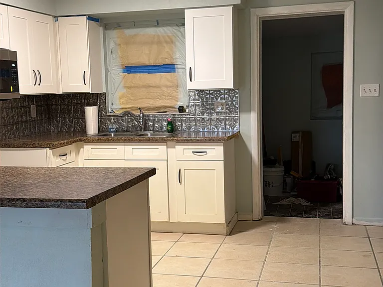 8709 Navajo Ave — Photo 2