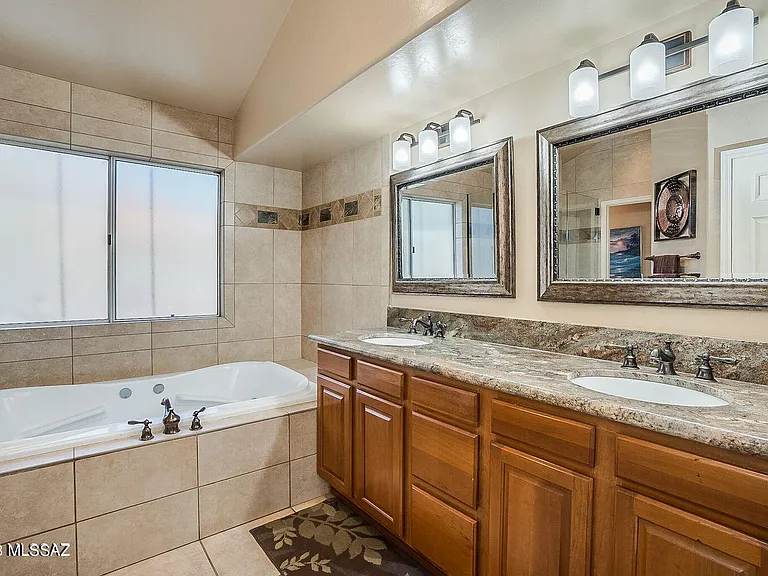 10769 N Eagle Eye Pl — Photo 21