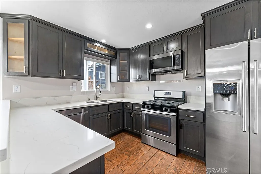 4 bed, 1856 sqft, $6,000 — Photo 1