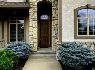 3220 SE Brookside Dr, Lees Summit, MO 64063