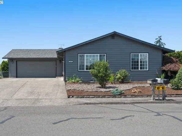1517 N Locust St, Canby, OR 97013