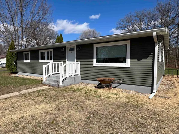 526 N 5th St, Muscoda, WI 53573