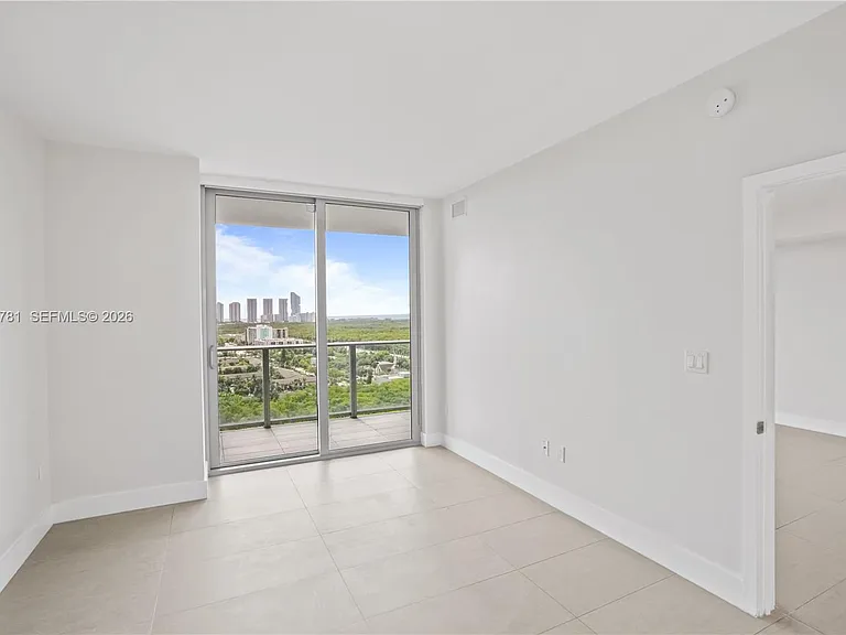16385 Biscayne Blvd #1919 — Photo 20