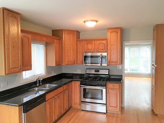 3rd image of 1257 Mandel Ave