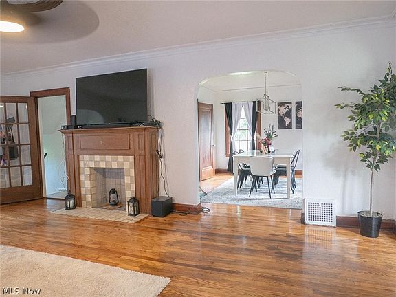 5th image of 535 Mistletoe Ave