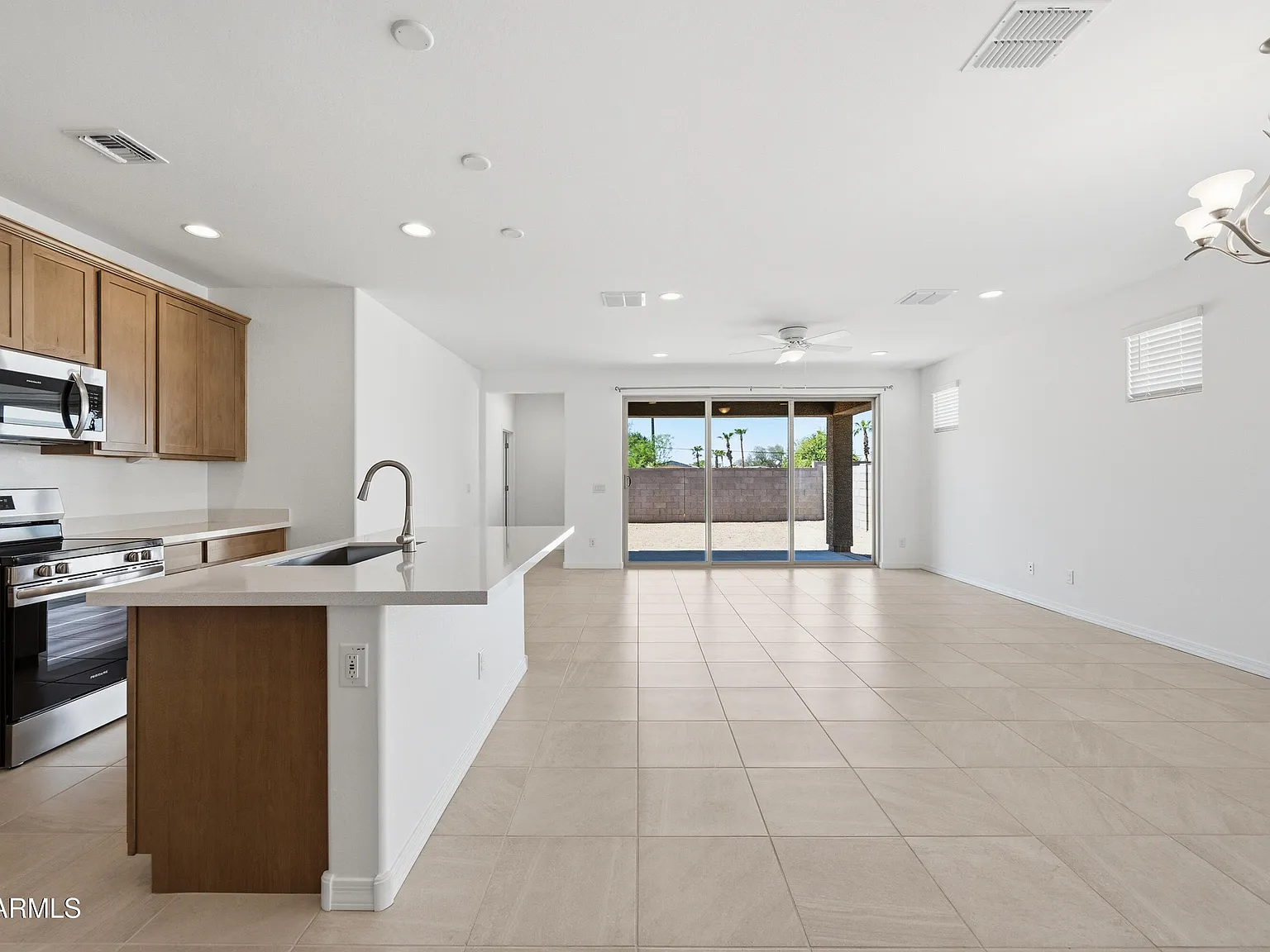 3 bed, 2.0 bath, 1680 sqft, $2,095 — Photo 3