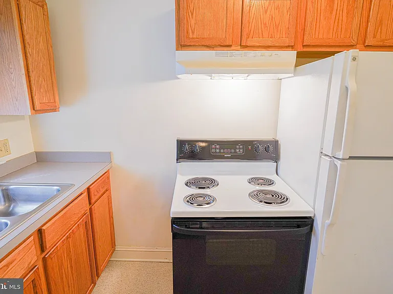 800 Travers St #5 — Photo 33