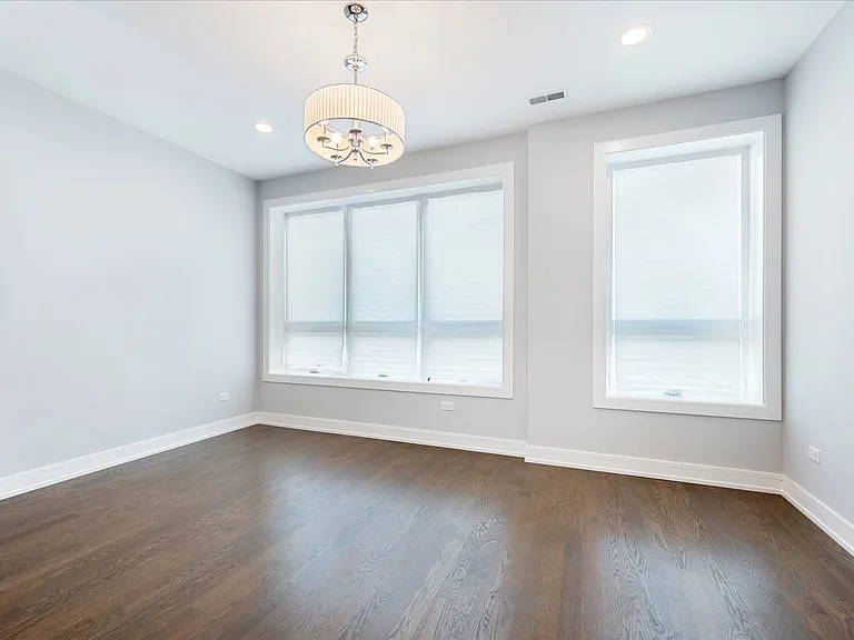 6241 S Woodlawn Ave — Photo 10