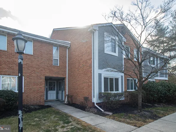 306 Mulberry Cv, Mount Laurel, NJ 08054