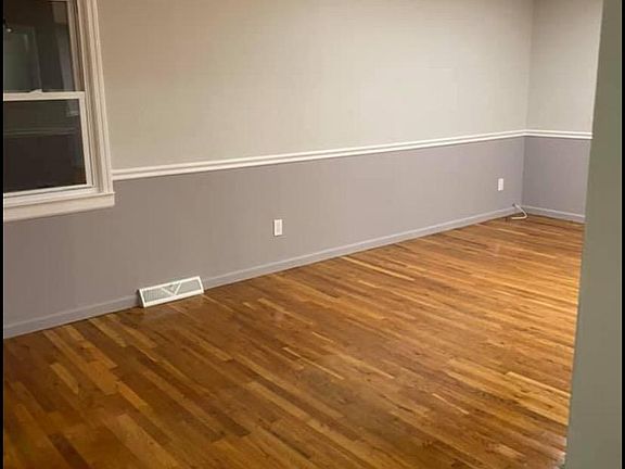 5th image of 33 Ainsworth Ave