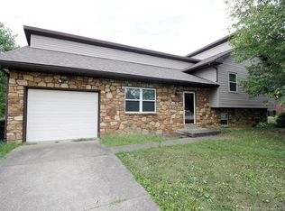 3005 Julian Dr, New Albany, IN 47150