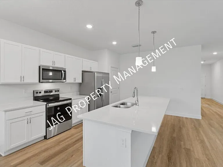 3 Pickering Dr — Photo 3