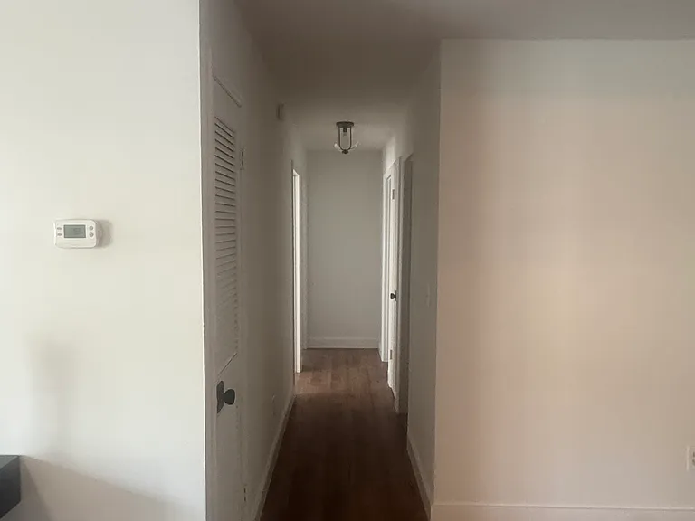 1050 Parkwest Ct — Photo 8