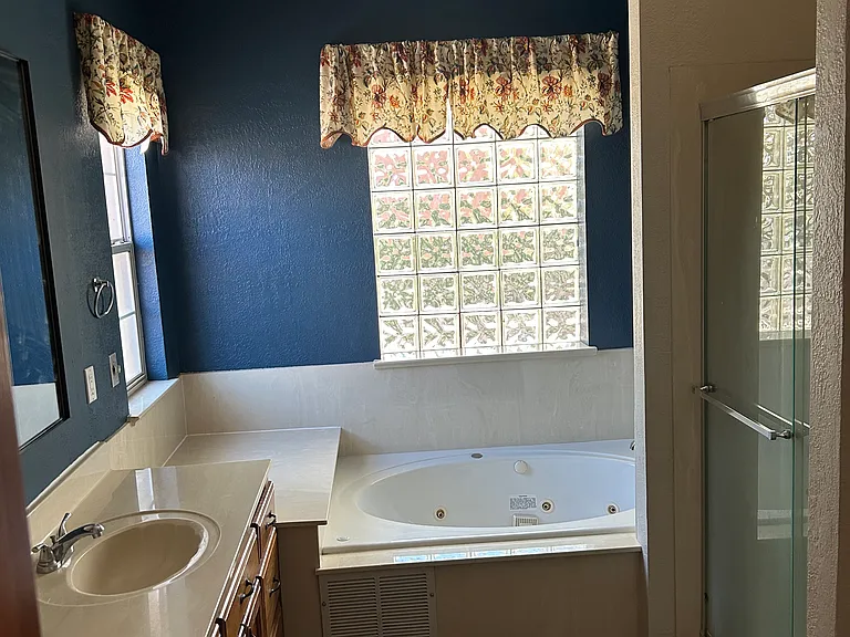 9539 Palomas Ave NE — Photo 10