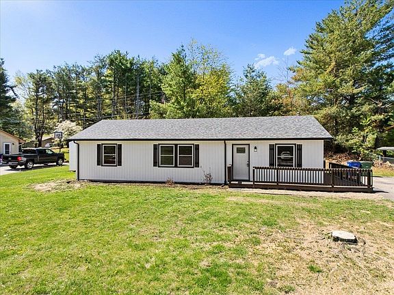 2nd image of 2435 Glade Dr SE