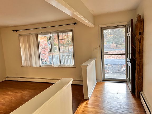 2nd image of 9537 Nora Ln