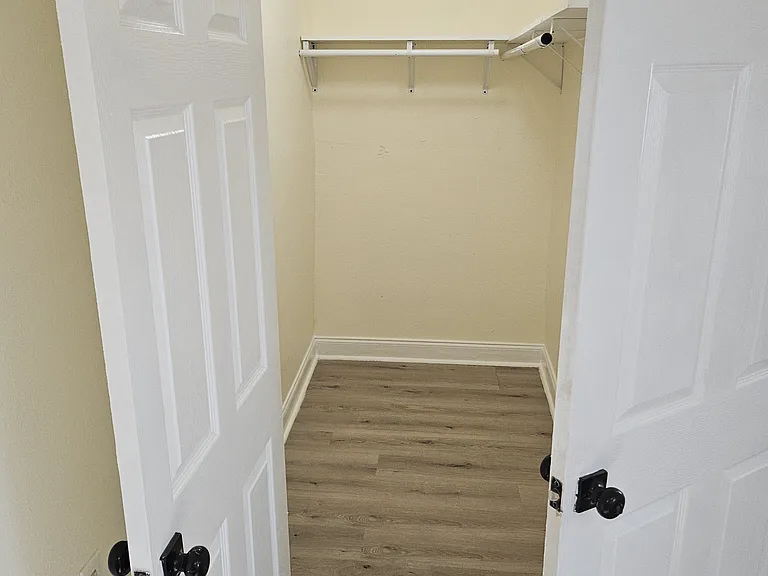1025 Avenue E — Photo 22