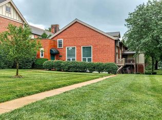 535 Colebrook Dr #B, Saint Louis, MO 63119