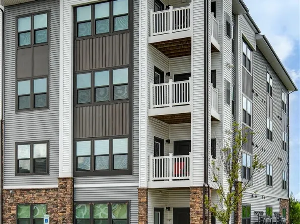 3900 Maze Runner Dr APT 206, Midlothian, VA 23112