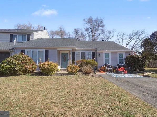 36 Wynnewood Dr, Voorhees, NJ 08043