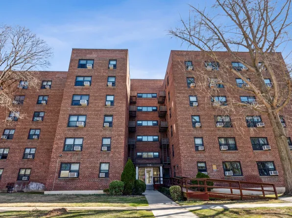 75-35 210th Street #4E, Bayside, NY 11364