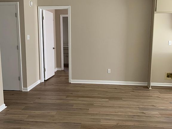 4th image of 727 Redwood Ct