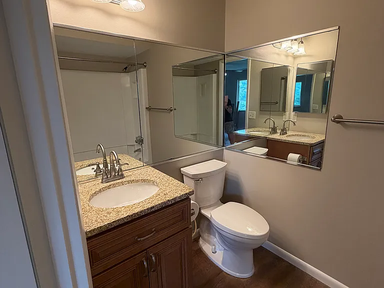 309 W Church St #B — Photo 17
