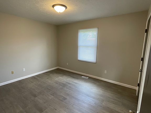 4th image of 1825 Woodvine St APT 4