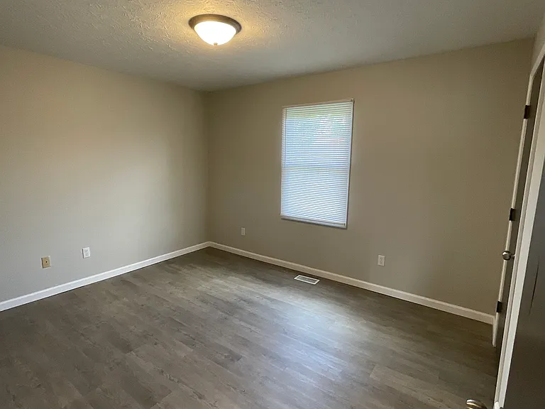 1829 Woodvine St #8 — Photo 9