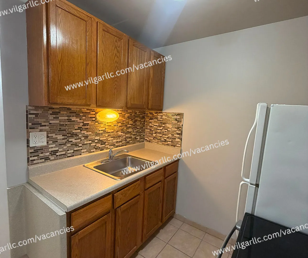 Spacious 1 Bedroom 1 Bathroom 1st Floor Condo — Photo 4