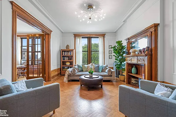 35 Mt Morris Park West, New York, NY, 10027 photo #1 of 17