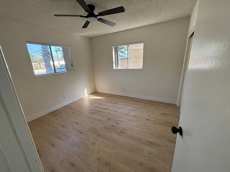 915 Mount Olive Dr — Photo 15