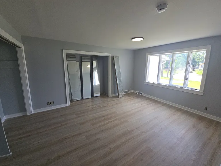 1080 Montgomery St #1 — Photo 5