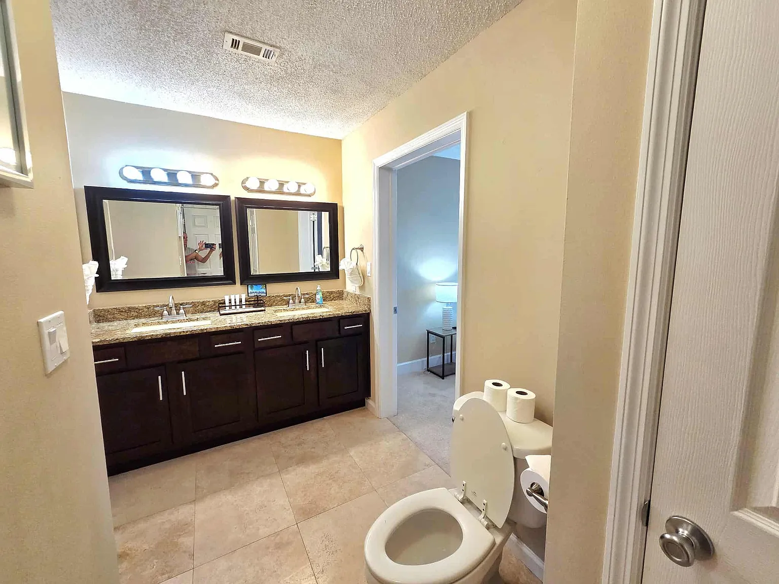 3 bed, 2.5 bath, 1700 sqft, $3,200 — Photo 4
