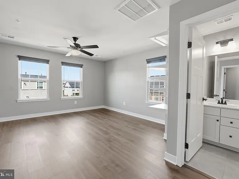 8110 Miner St — Photo 15