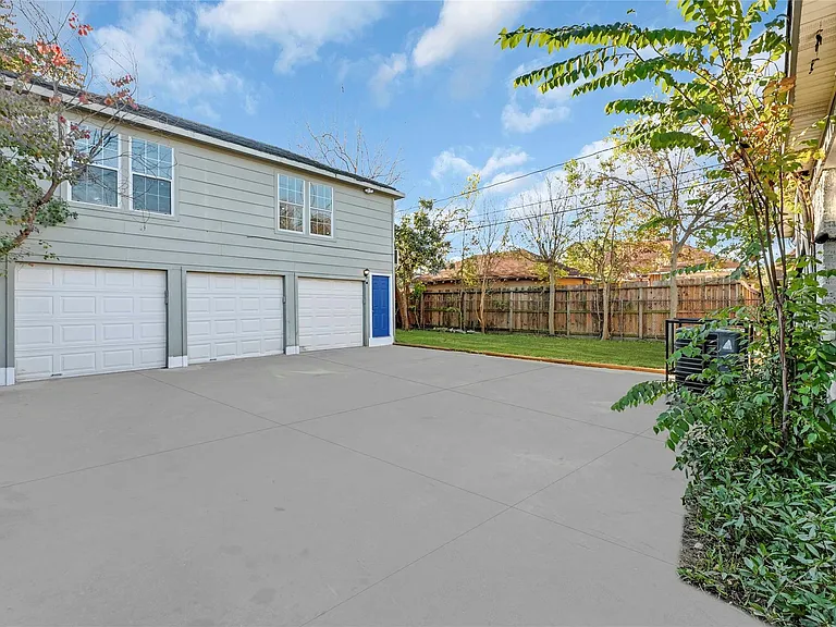 1633 Fourcade St #A — Photo 7