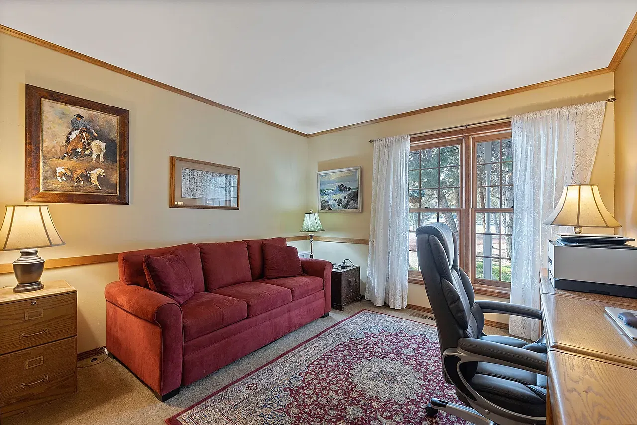 3 bed, 2060 sqft, $4,000 — Photo 3