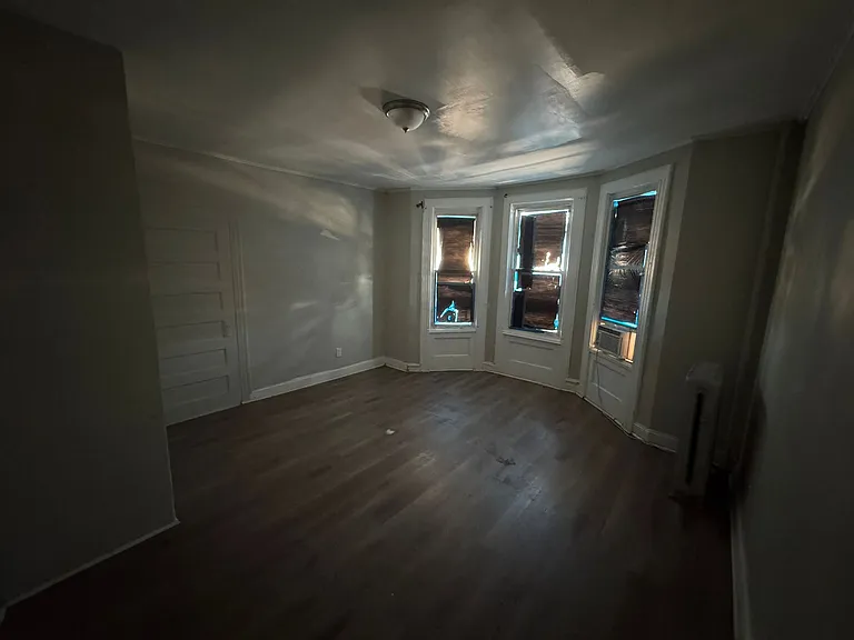 138 Seymour Ave #2L — Photo 6