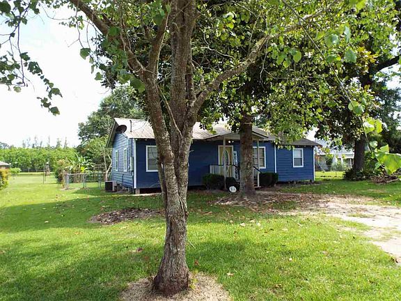 2nd image of 827 County Road 835