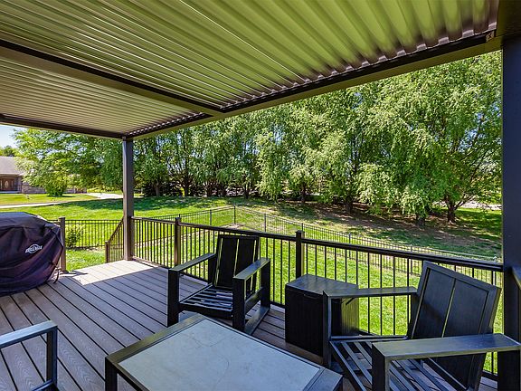 5th image of 3880 Rose Glen